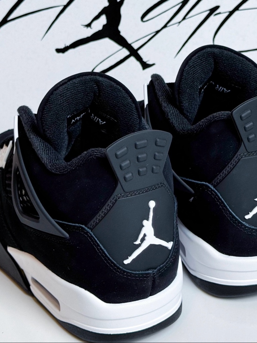 Air Jordan 4 Retro “White Thunder” Men’s Sneakers - Picture 4 of 5